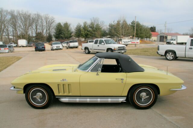 Chevrolet Corvette 1966 image number 33