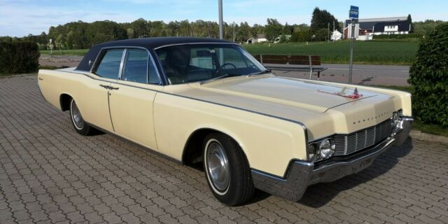 Lincoln Continental 1967 image number 11