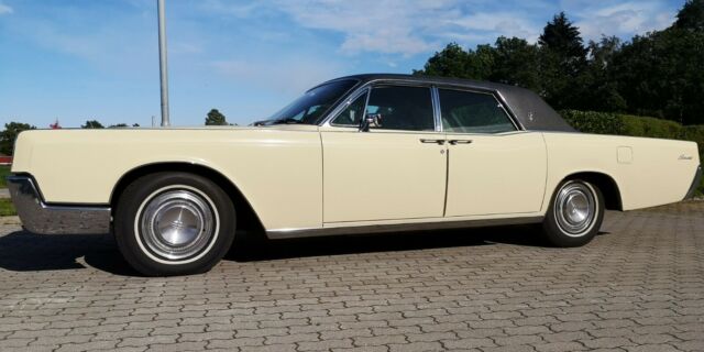 Lincoln Continental 1967 image number 26