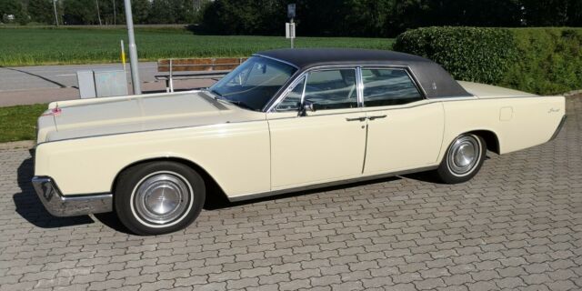 Lincoln Continental 1967 image number 3