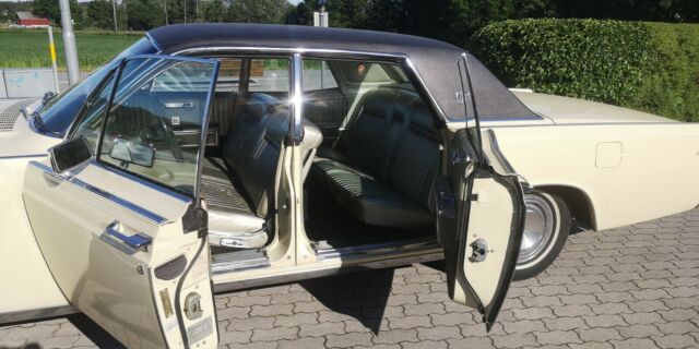 Lincoln Continental 1967 image number 31