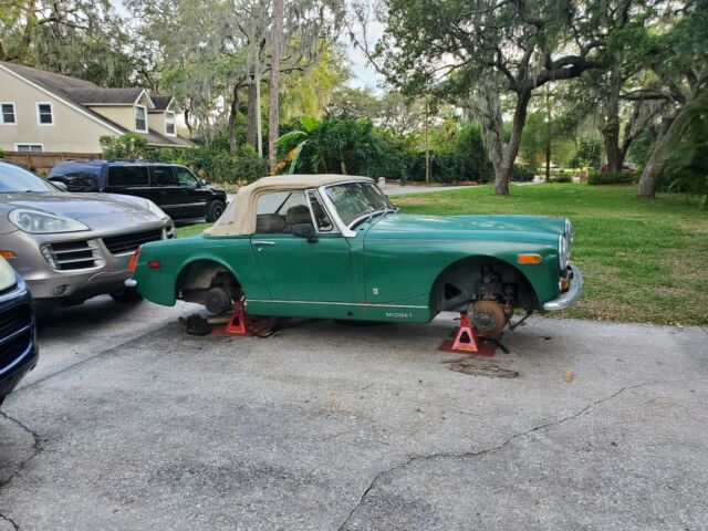 MG Midget 1974 image number 14