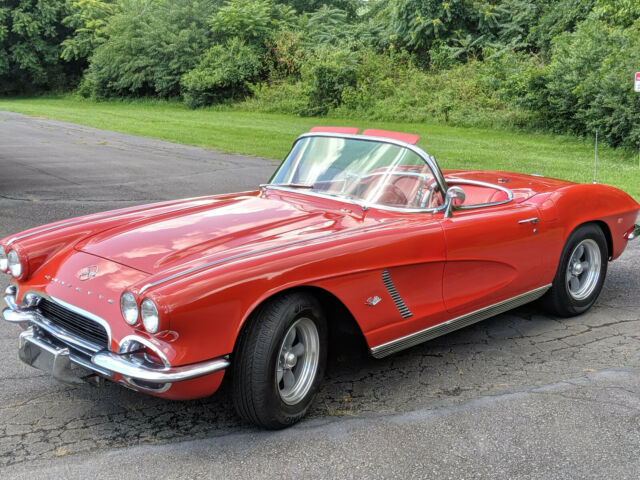 Chevrolet Corvette 1962 image number 1