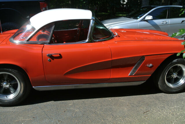 Chevrolet Corvette 1962 image number 14