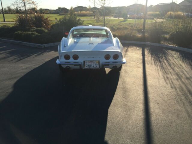 Chevrolet Corvette 1968 image number 10