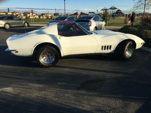 Chevrolet Corvette 1968 image number 14