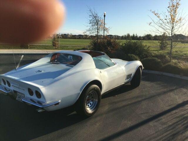 Chevrolet Corvette 1968 image number 9