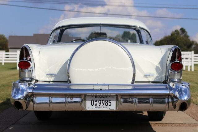 Buick Riviera 1957 image number 16