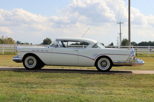 Buick Riviera 1957 image number 19