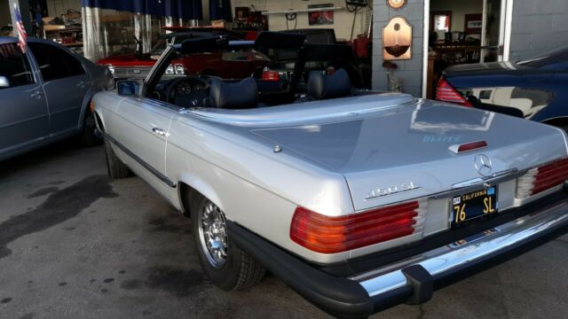 Mercedes-Benz SL-Class 1976 image number 23