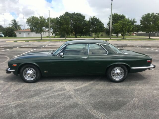 Jaguar XJ6 1977 image number 24