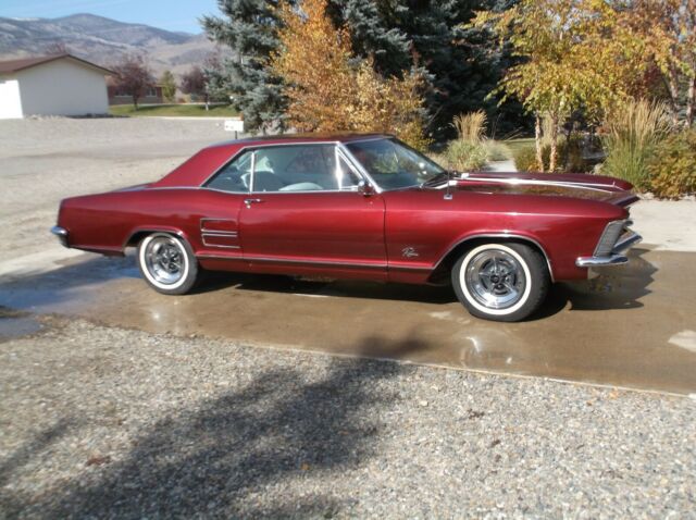 Buick Riviera 1963 image number 0