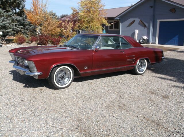 Buick Riviera 1963 image number 8