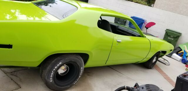 Plymouth Road Runner 1971 image number 20