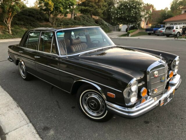 Mercedes-Benz 280SE 1972 image number 27