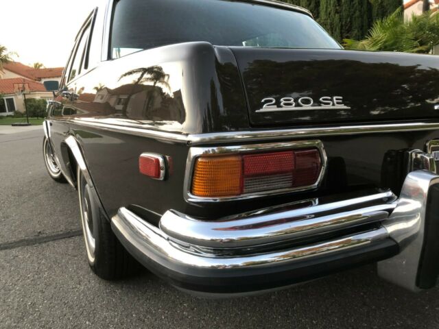 Mercedes-Benz 280SE 1972 image number 33