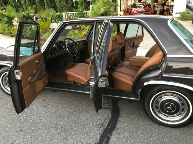 Mercedes-Benz 280SE 1972 image number 36