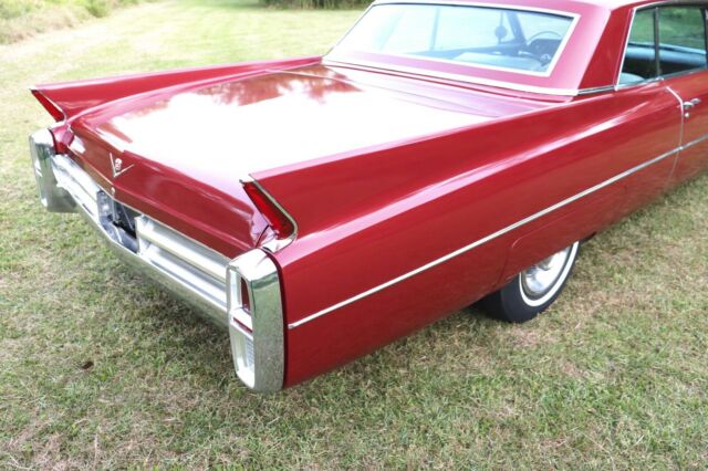 Cadillac Series 62 1963 image number 31