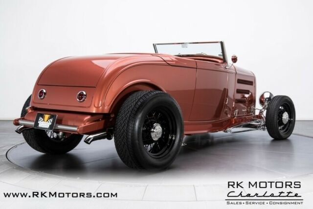 Ford Roadster 1932 image number 1