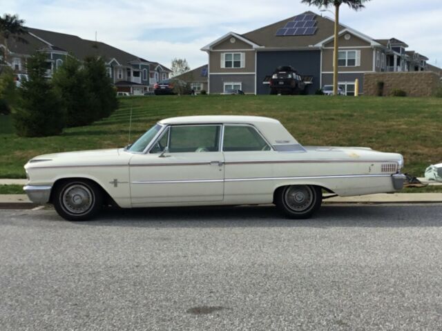 Ford Galaxie 1963 image number 2