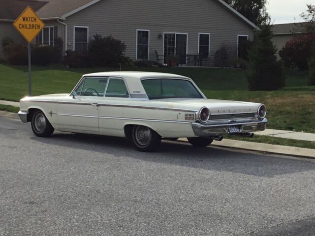 Ford Galaxie 1963 image number 21