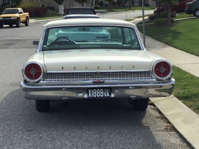 Ford Galaxie 1963 image number 22