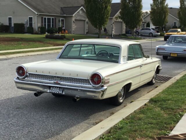 Ford Galaxie 1963 image number 23