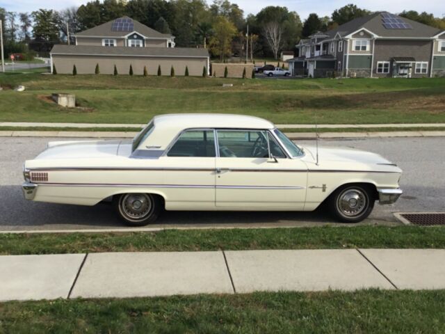 Ford Galaxie 1963 image number 24