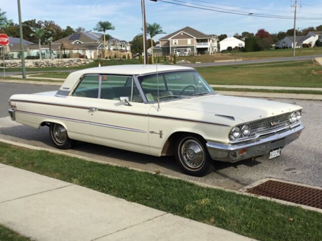 Ford Galaxie 1963 image number 25