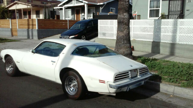 Pontiac Firebird 1975 image number 2