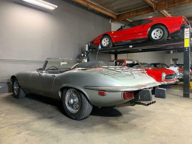 Jaguar E-Type 1974 image number 14