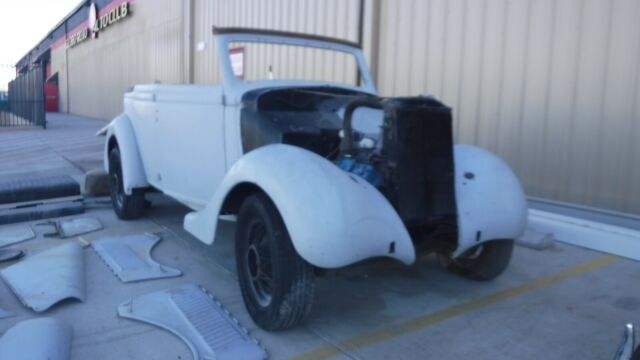 Ford 4dr Convertible Sedan 1935 image number 1