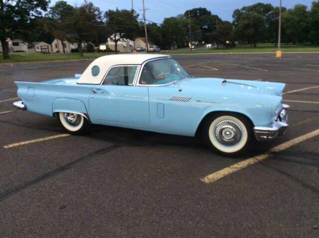 Ford Thunderbird 1957 image number 9