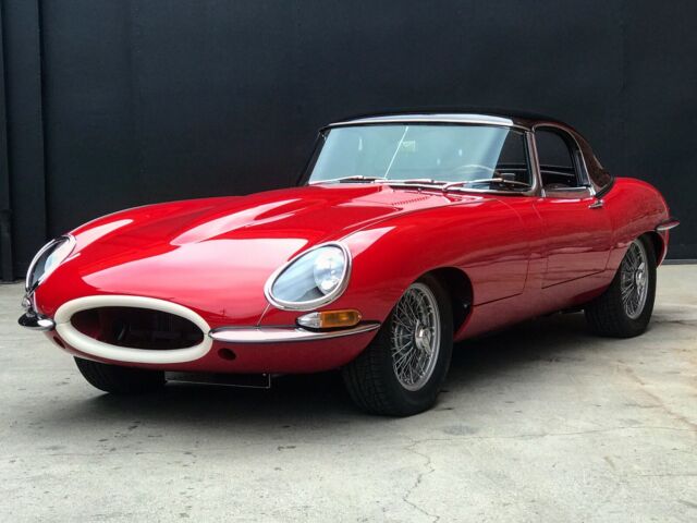 Jaguar E-Type 1963 image number 18