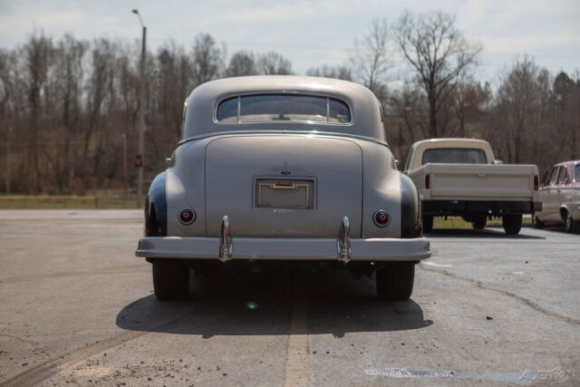 Pontiac Silver Streak 1948 image number 27