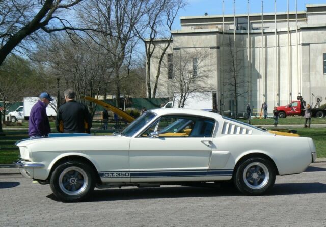 Ford Mustang 1965 image number 34