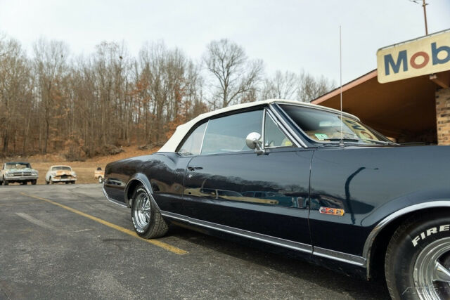 Oldsmobile Cutlass 1967 image number 17