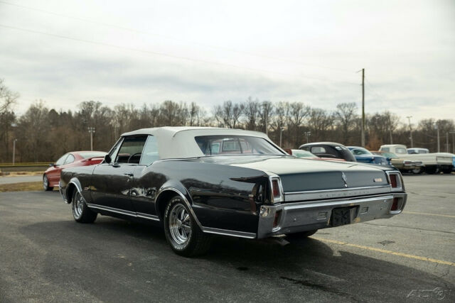 Oldsmobile Cutlass 1967 image number 28