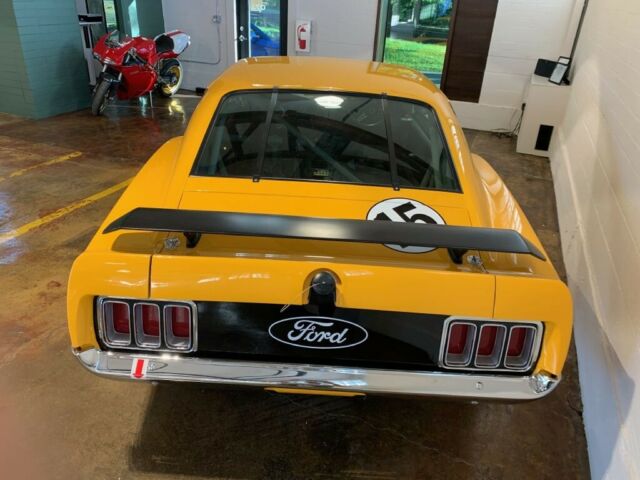 Ford Mustang 1970 image number 9