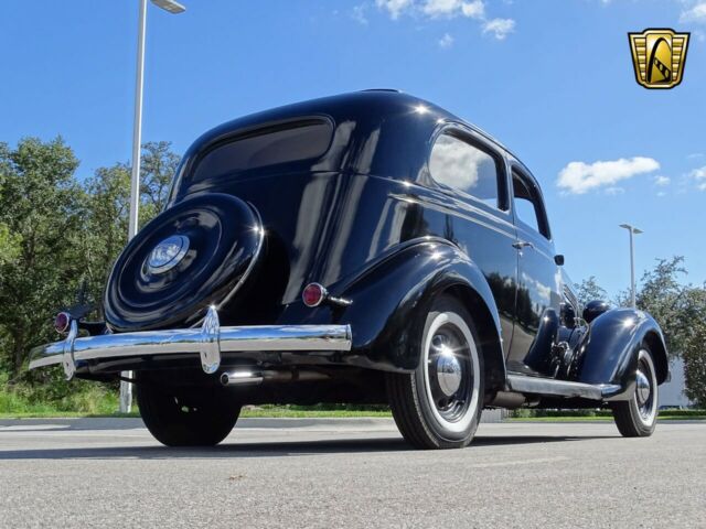 Plymouth Sedan 1935 image number 19