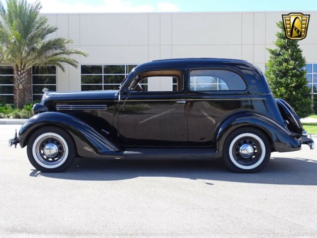 Plymouth Sedan 1935 image number 9