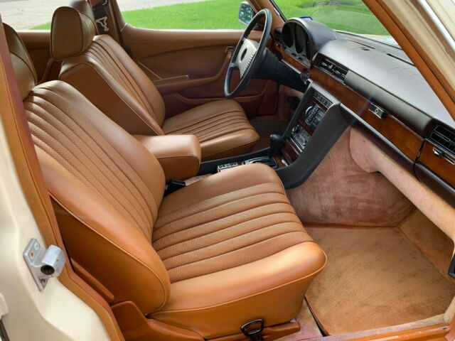 Mercedes-Benz S-Class 1979 image number 18