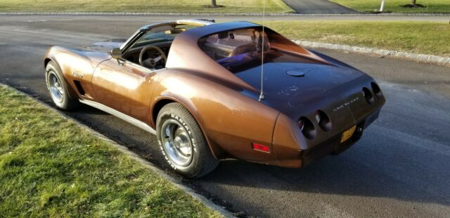 Chevrolet Corvette 1974 image number 2