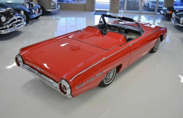 Ford Thunderbird 1962 image number 11