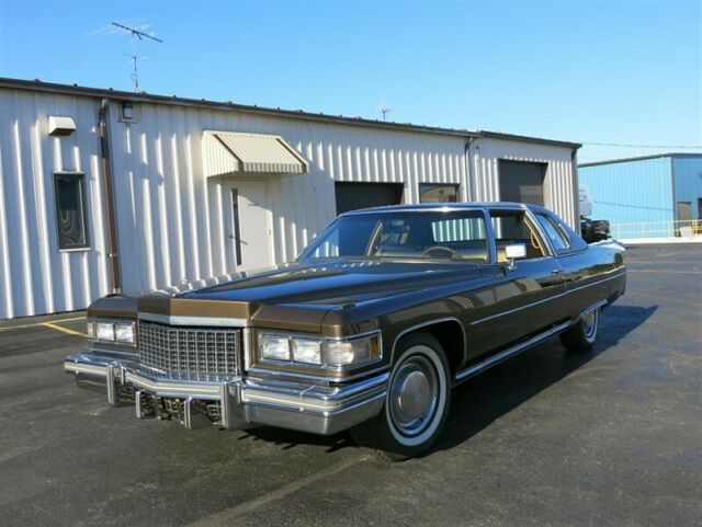 Cadillac DeVille 1976 image number 0