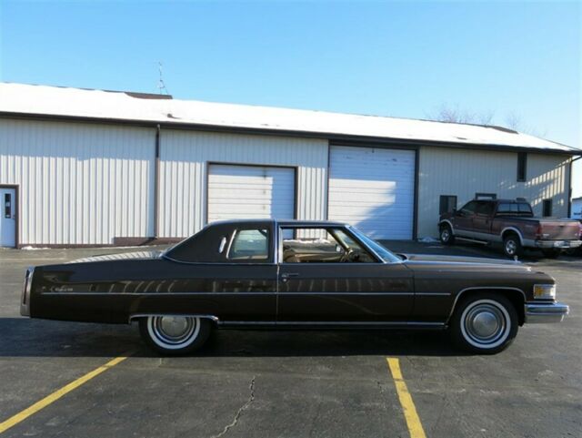 Cadillac DeVille 1976 image number 11