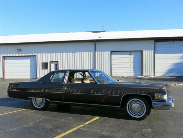 Cadillac DeVille 1976 image number 12