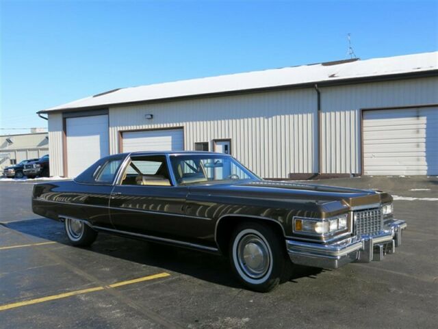 Cadillac DeVille 1976 image number 13