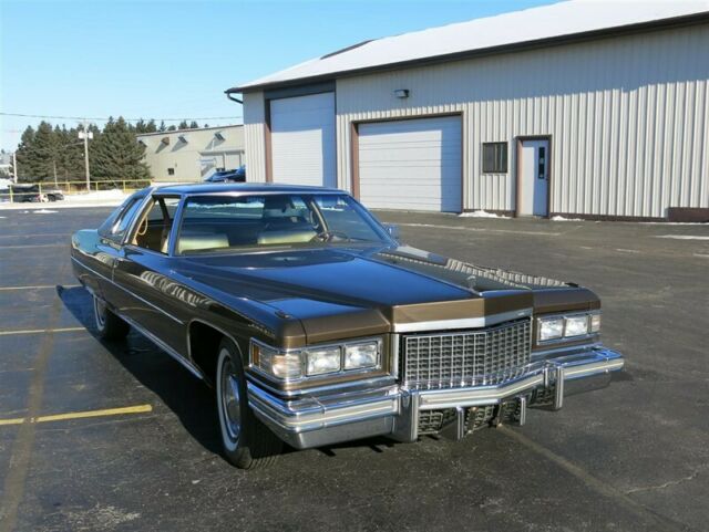 Cadillac DeVille 1976 image number 14