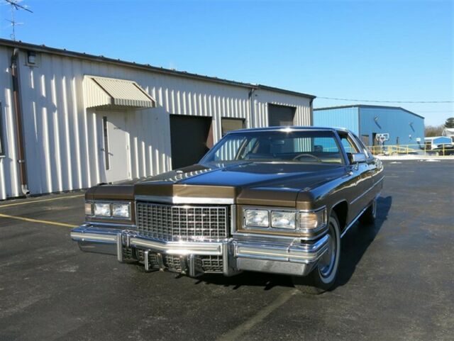 Cadillac DeVille 1976 image number 20